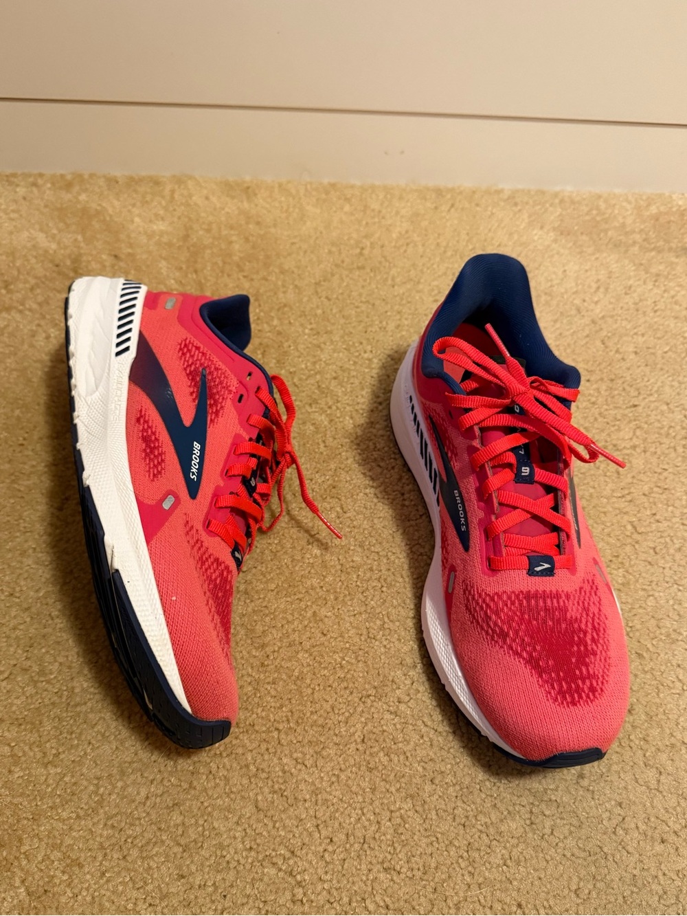 Brooks Launch GTS Women’s Running Shoes Size 9.5 Medium Pink Coral Navy